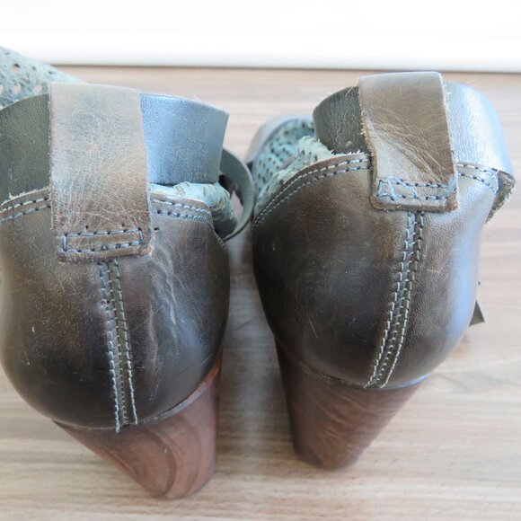 FREE PEOPLE Rendering Perforated Leather Buckle Heel Platform Clogs Boho 7.5 - Picture 11 of 14